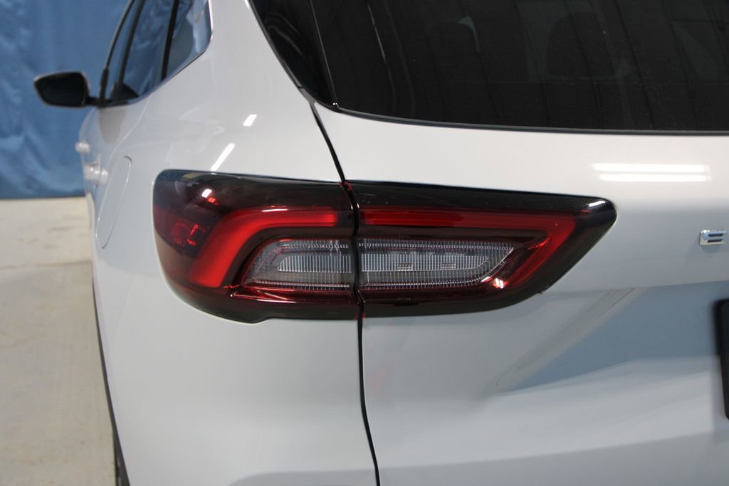 Used 2025 Ford Escape SE image 33