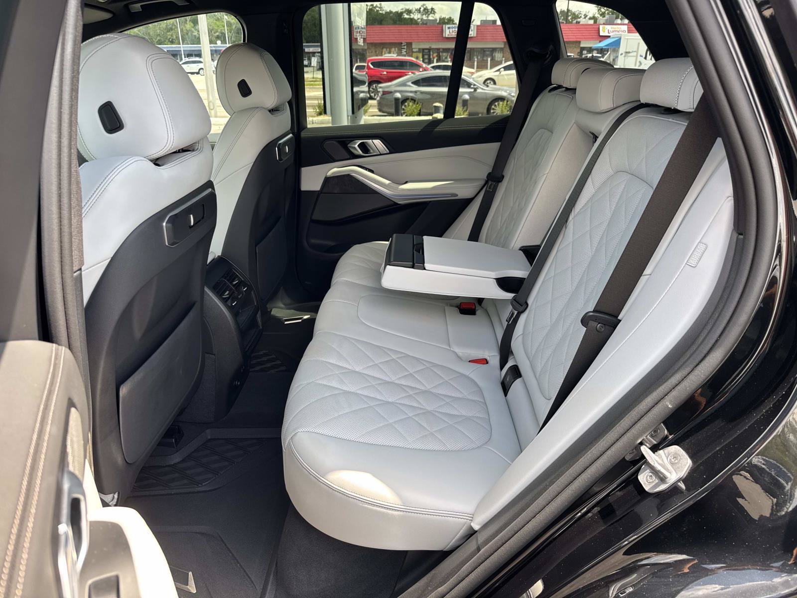 Used 2025 BMW X5 xDrive40i w/ Premium Package AWD/4WD image 14