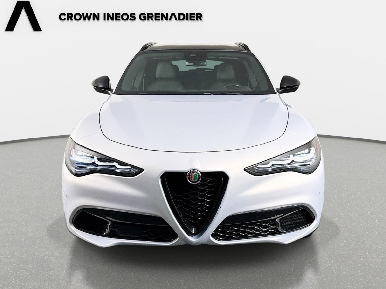 Used 2025 Alfa Romeo Stelvio Sprint AWD/4WD image 2