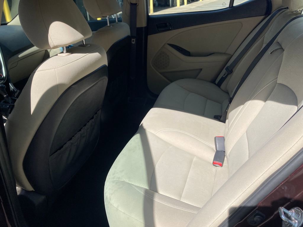 Used 2015 Kia Optima LX image 29
