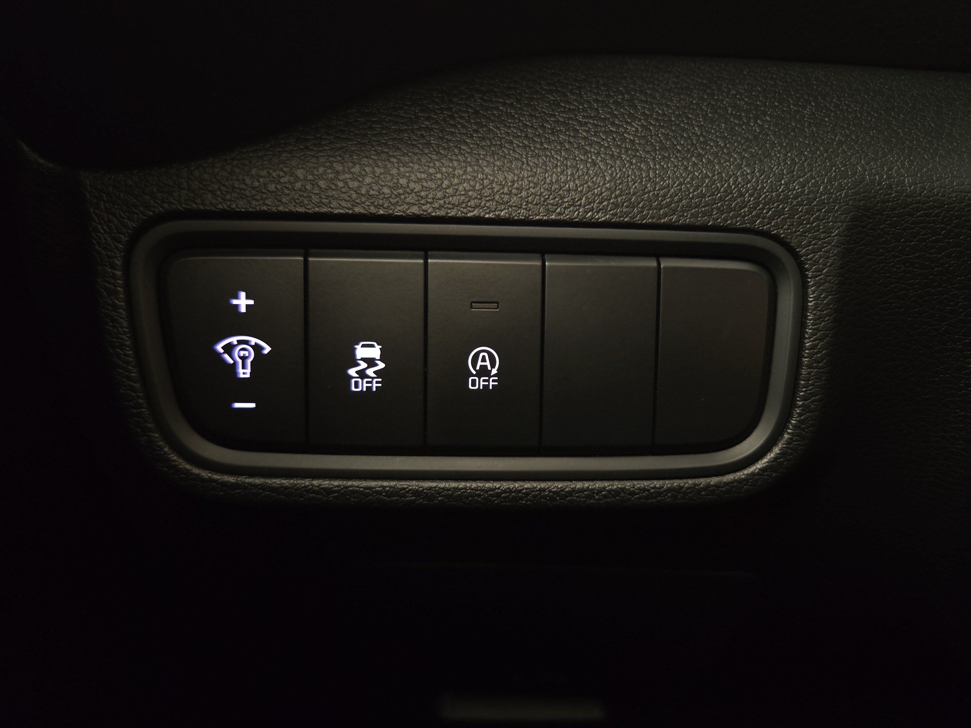 Used 2024 Kia Soul LX w/ LX Technology Package FWD image 25