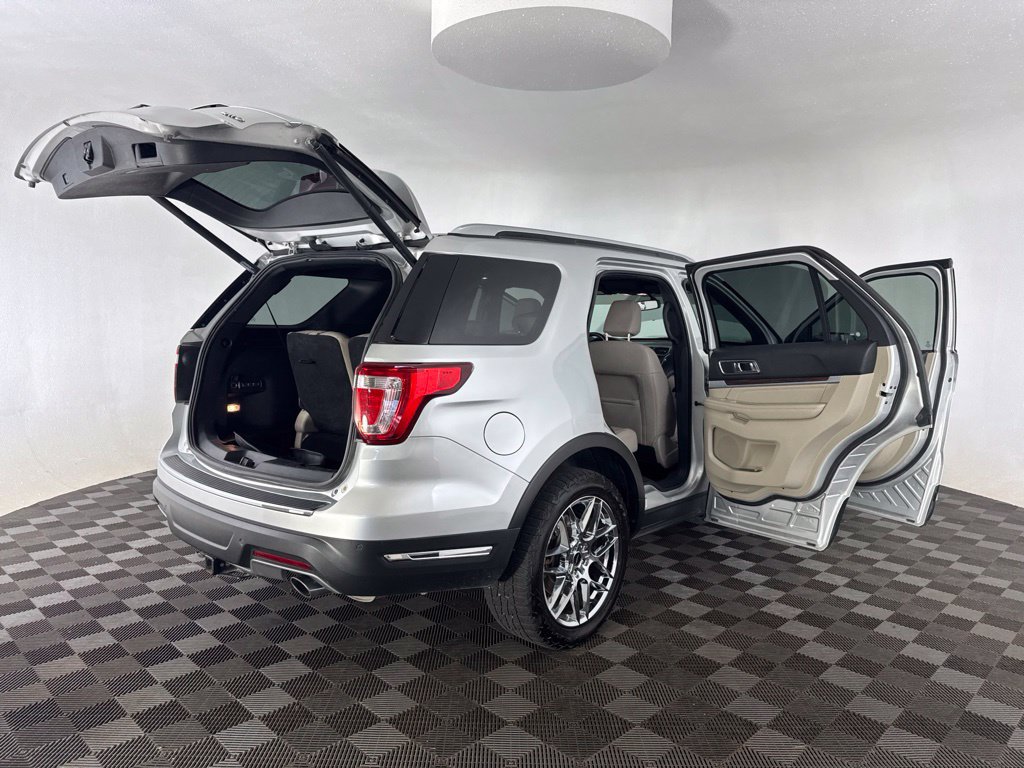Used 2018 Ford Explorer Limited AWD/4WD image 14
