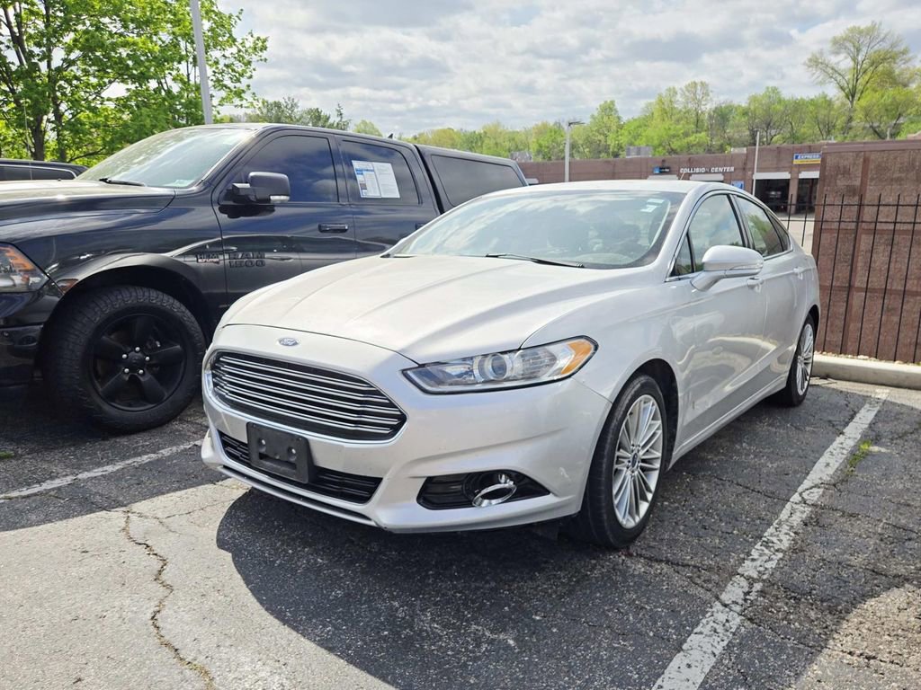 Used 2014 Ford Fusion SE w/ Equipment Group 202A image 4