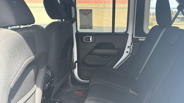 Used 2019 Jeep Wrangler Unlimited Sahara image 22
