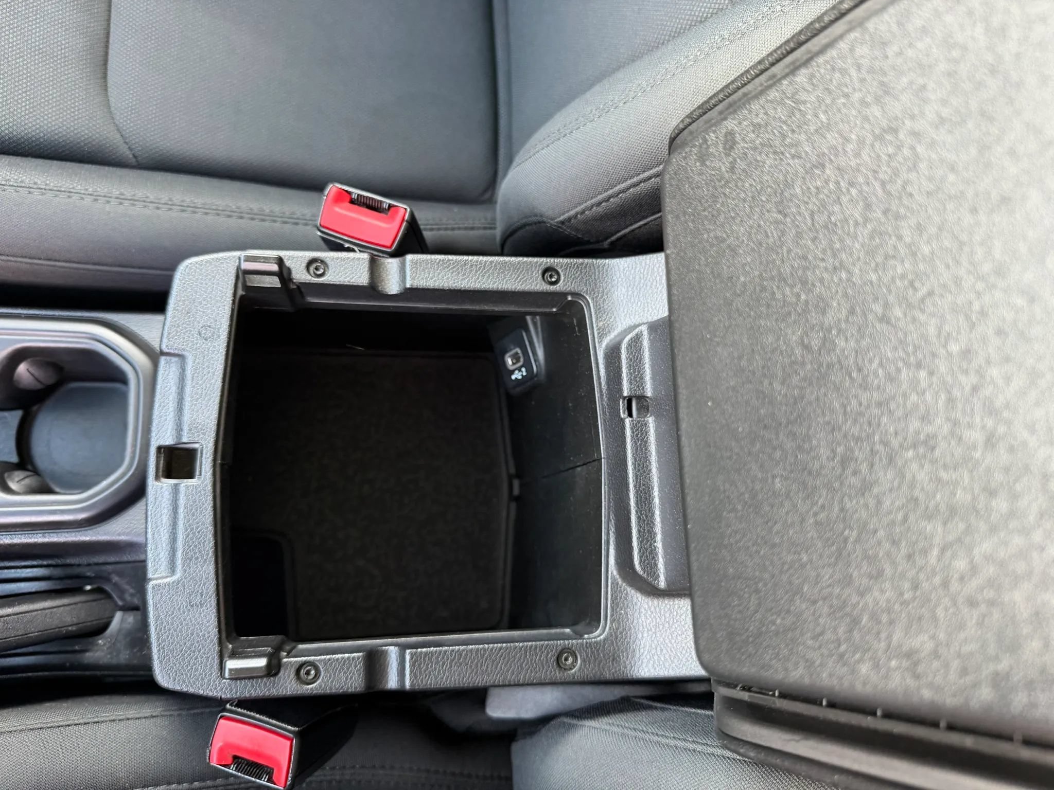 Used 2019 Jeep Wrangler Unlimited Sport S AWD/4WD image 32