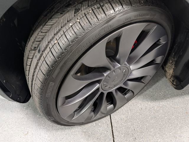 Used 2024 Tesla Model Y Performance AWD/4WD image 8