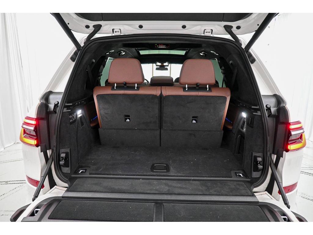 Used 2025 BMW X7 xDrive40i w/ Executive Package image 69