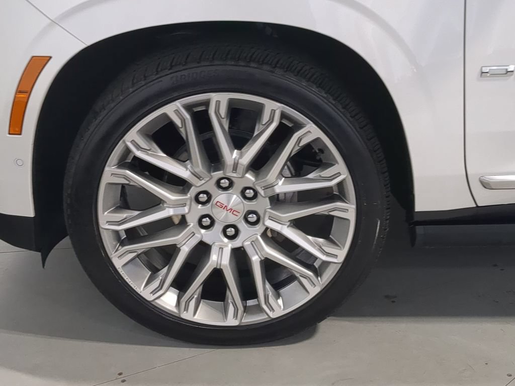 Used 2025 GMC Yukon Denali w/ Denali Reserve Package AWD/4WD image 17