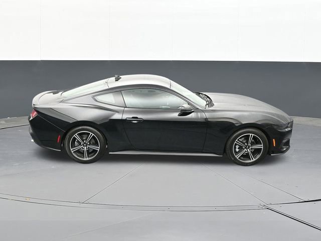 Used 2025 Ford Mustang Premium image 40