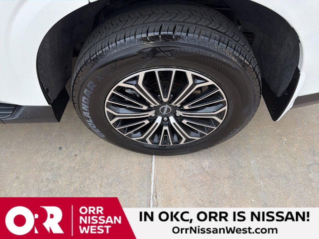 Used 2026 Nissan Armada SL w/ Captain's Chari Seat Package image 9