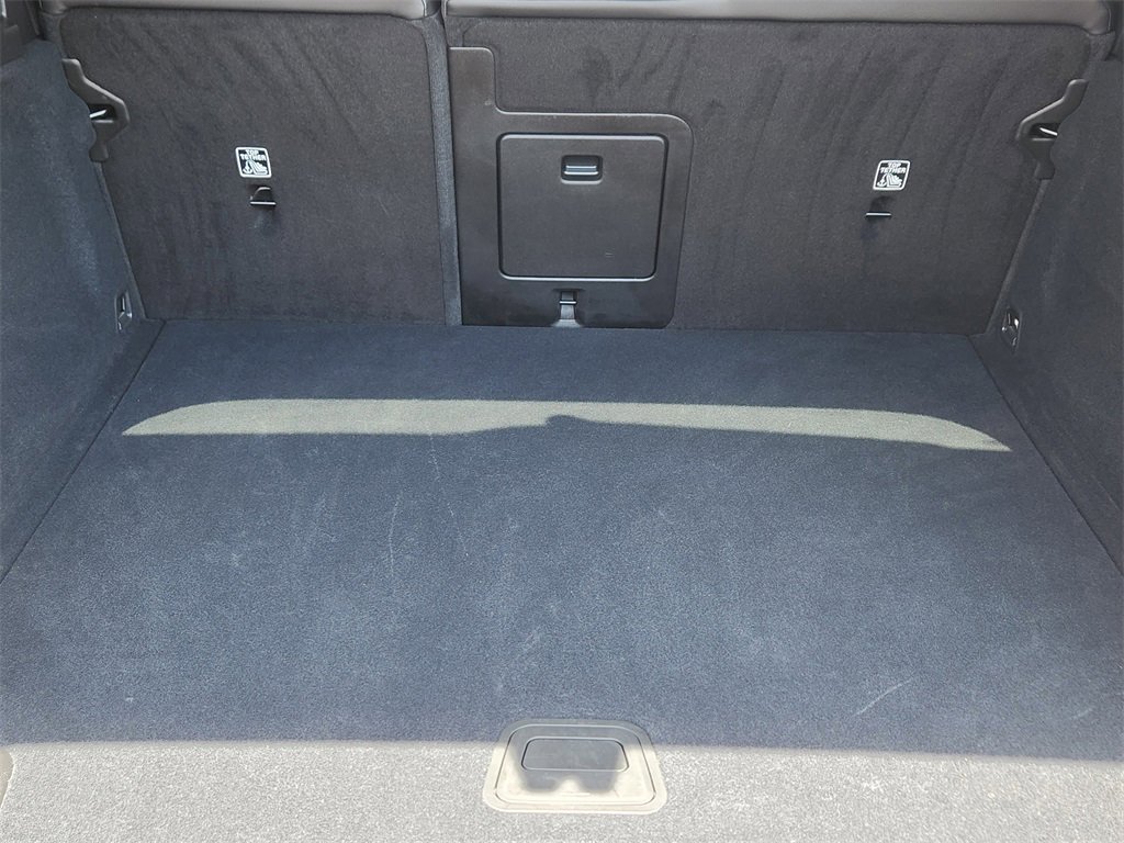 Used 2025 Volvo XC60 B5 Core image 22