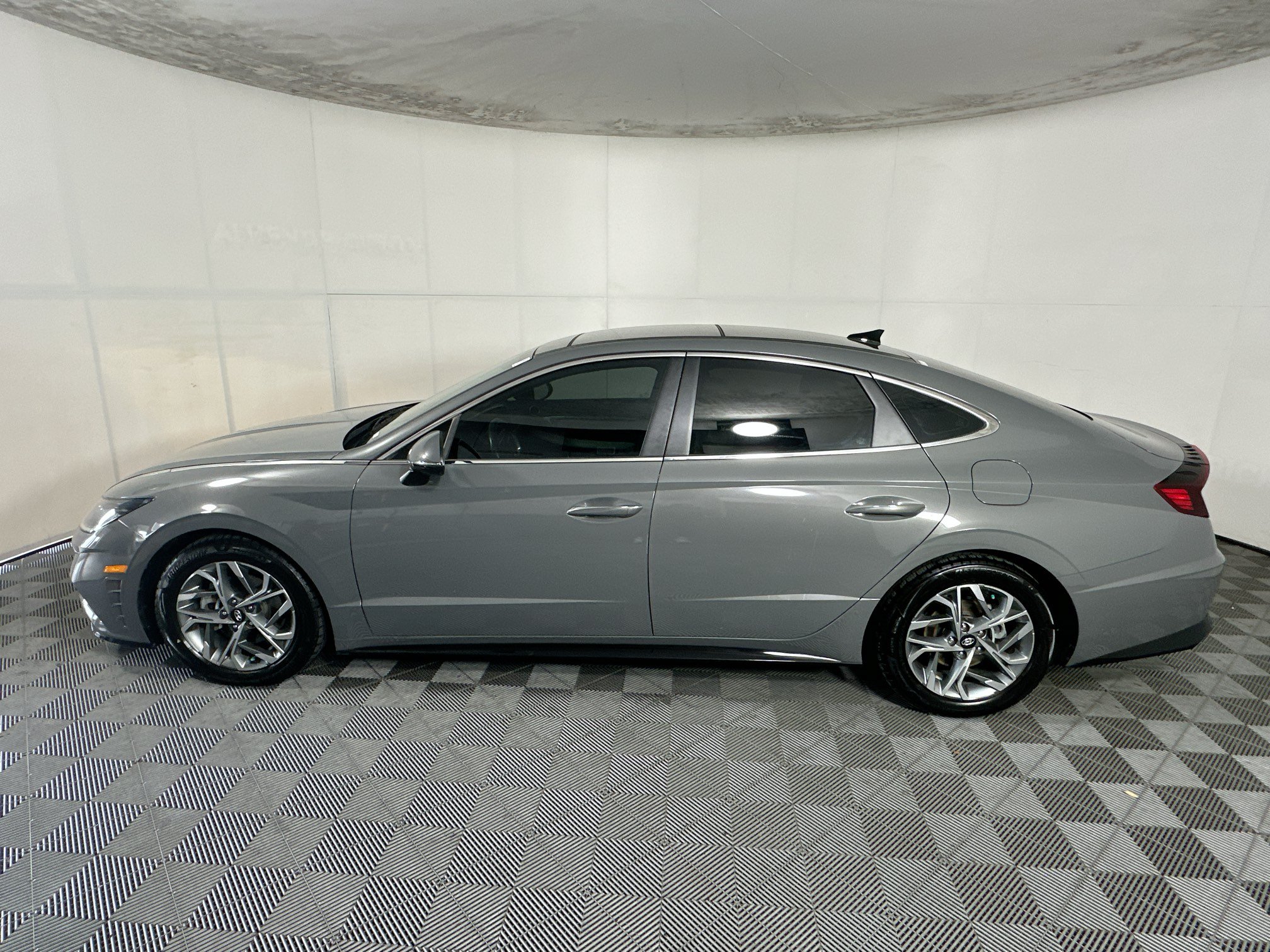 Used 2022 Hyundai Sonata SEL w/ Convenience Package FWD image 6