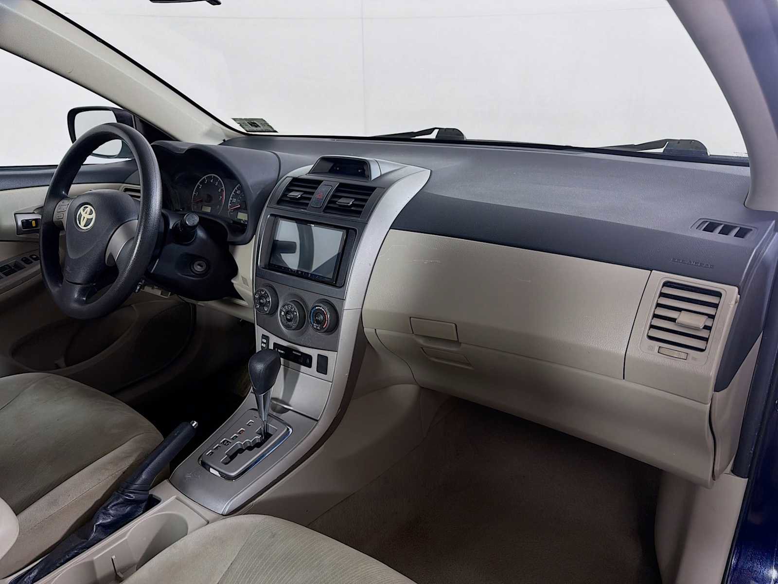 Used 2012 Toyota Corolla LE image 24