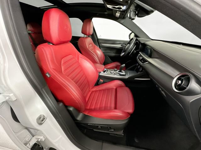 Used 2023 Alfa Romeo Stelvio Veloce image 27