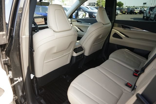 Used 2023 INFINITI QX60 Luxe w/ Cargo Package AWD/4WD image 12