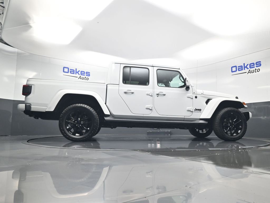 Used 2023 Jeep Gladiator Overland image 45