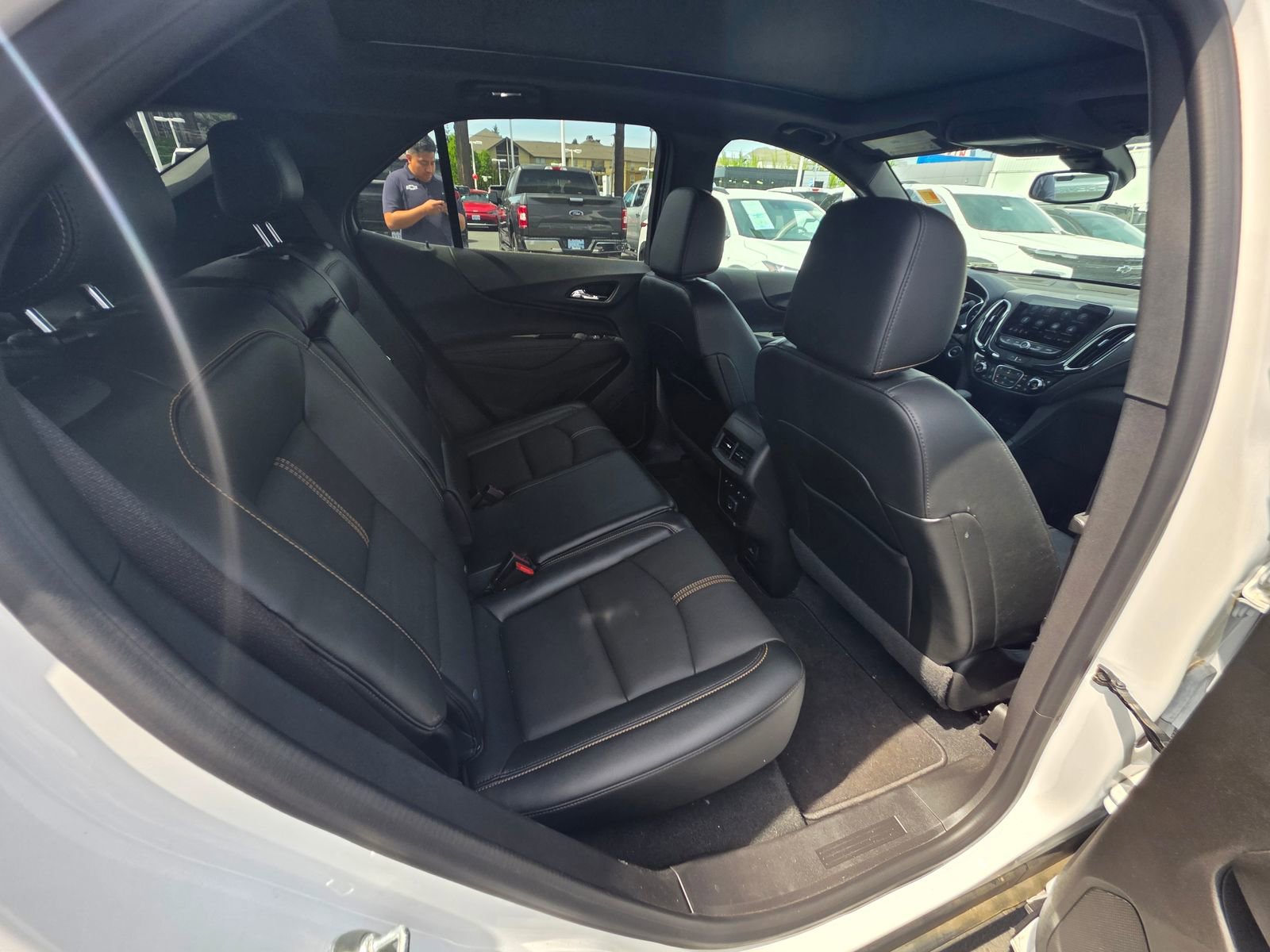Used 2024 Chevrolet Equinox Premier AWD/4WD image 15