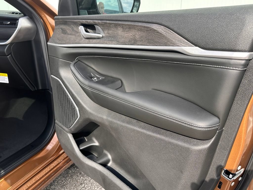 New 2026 Jeep Grand Cherokee L Limited AWD/4WD image 29