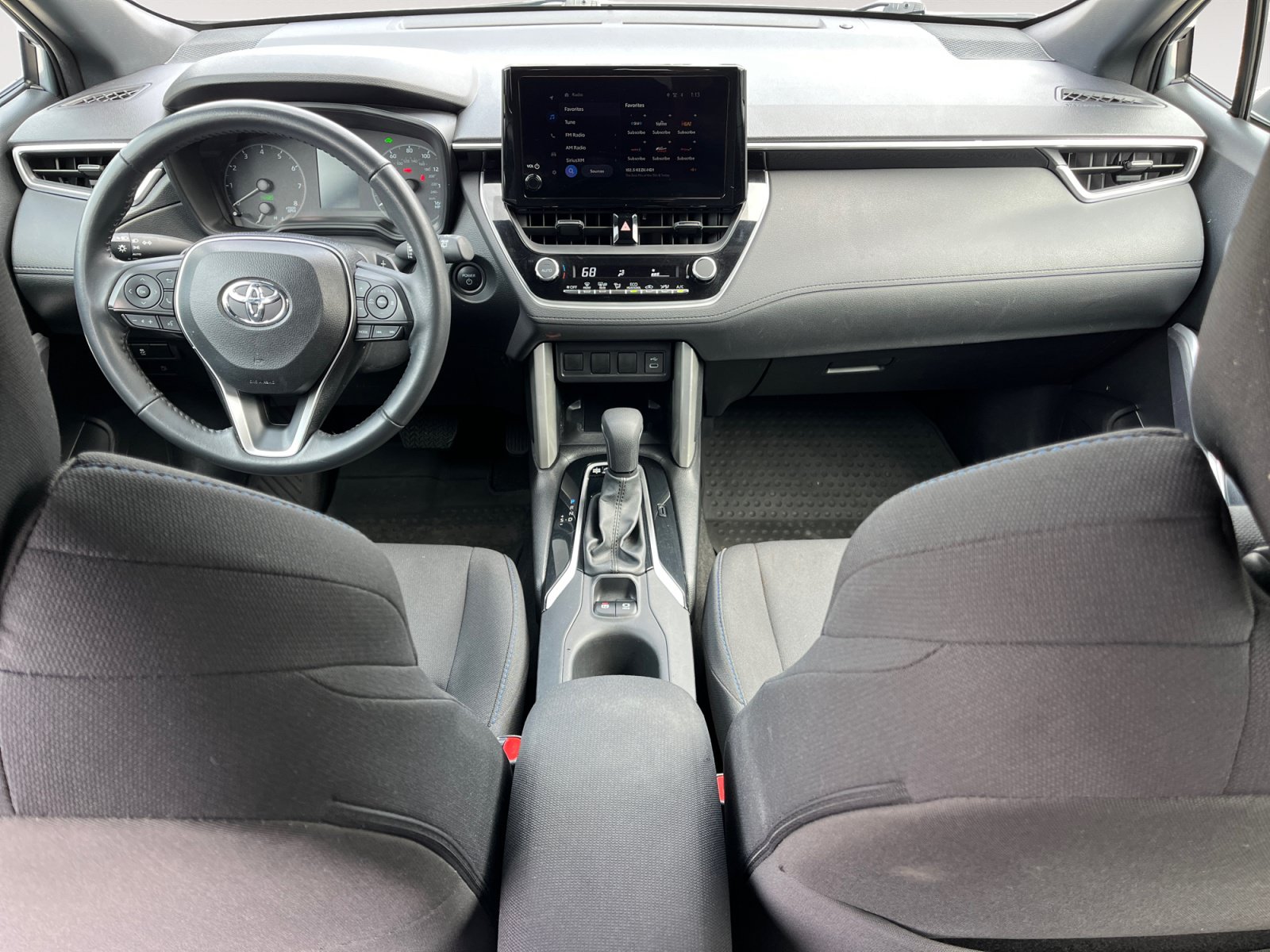 Used 2024 Toyota Corolla Cross AWD Hybrid image 11