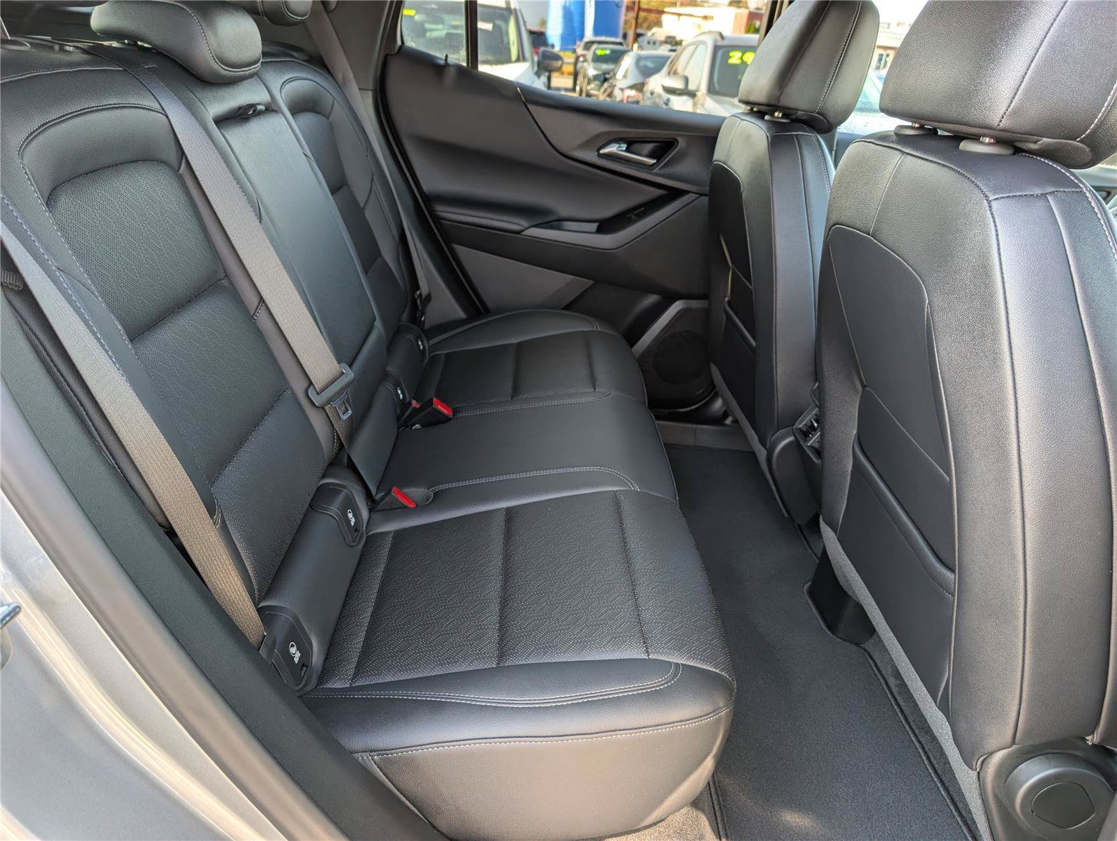 Used 2025 Chevrolet Equinox LT w/ Convenience Package II AWD/4WD image 12