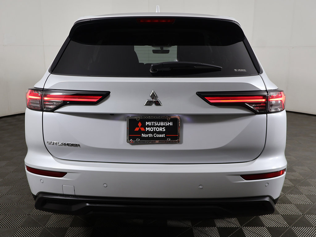 New 2026 Mitsubishi Outlander ES AWD/4WD image 13