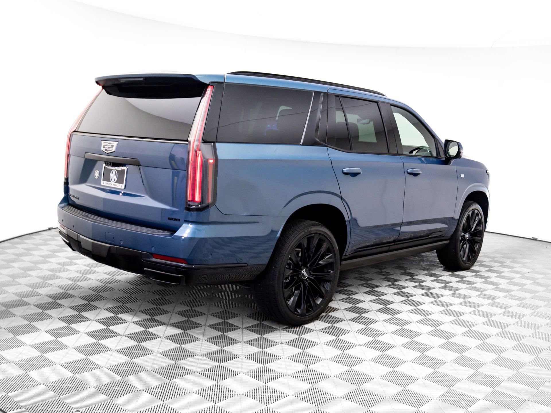 Used 2025 Cadillac Escalade Sport Platinum w/ LPO, ONYX Package AWD/4WD image 5