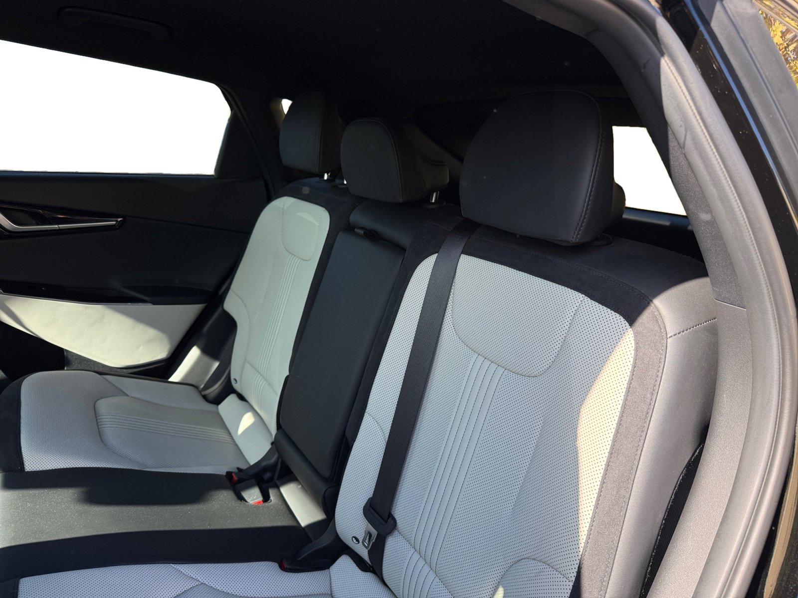 Used 2023 Kia EV6 GT-Line w/ GT-Line White Seat Package RWD image 16