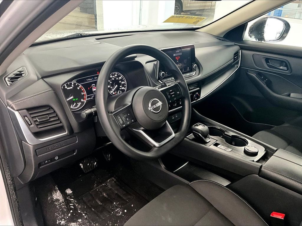 Used 2024 Nissan Rogue S image 8