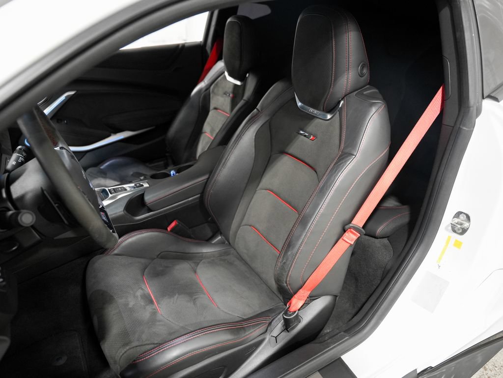 Used 2018 Chevrolet Camaro ZL1 RWD image 10