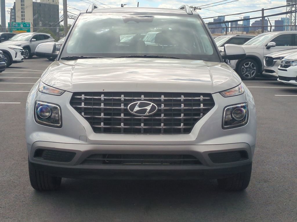 Used 2025 Hyundai Venue SEL FWD image 9