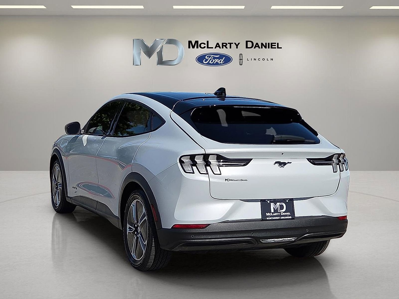 Used 2021 Ford Mustang Mach-E Select w/ Comfort/Appearance Package AWD/4WD image 4