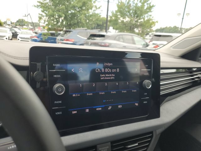 Used 2025 Volkswagen Jetta SE w/ Sunroof Package FWD image 25