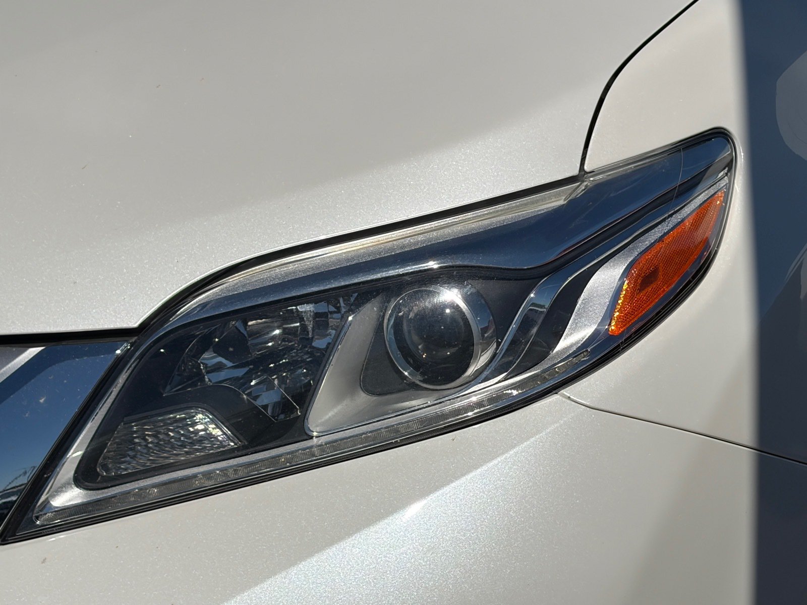 Used 2017 Toyota Sienna Limited FWD image 13