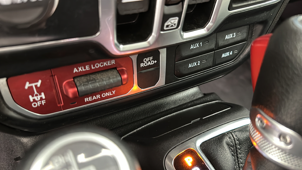 Used 2024 Jeep Wrangler Unlimited Sport AWD/4WD image 19