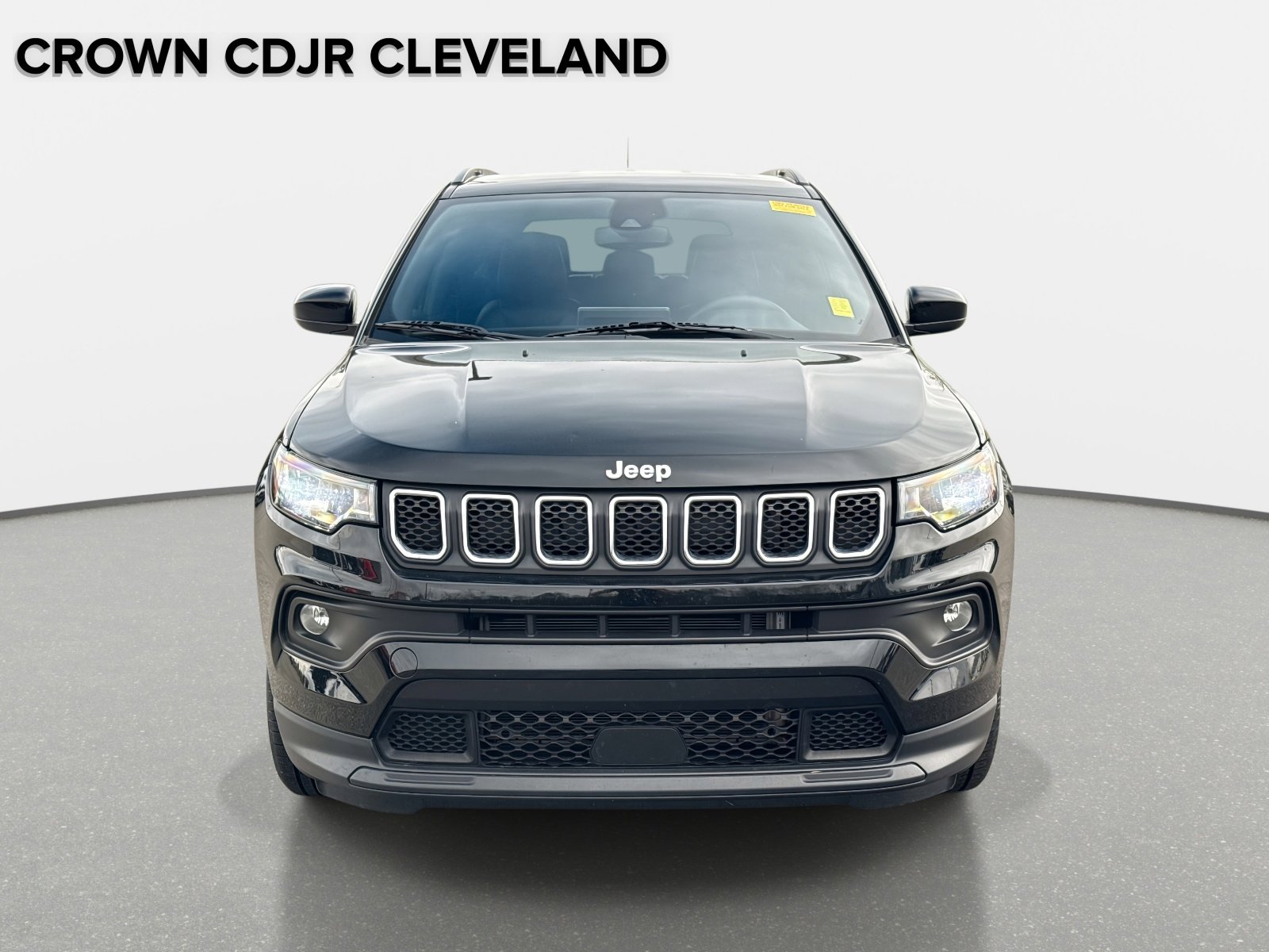 Used 2023 Jeep Compass Latitude image 9