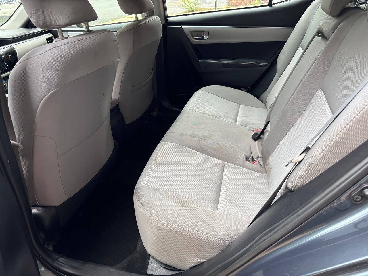 Used 2015 Toyota Corolla LE FWD image 16
