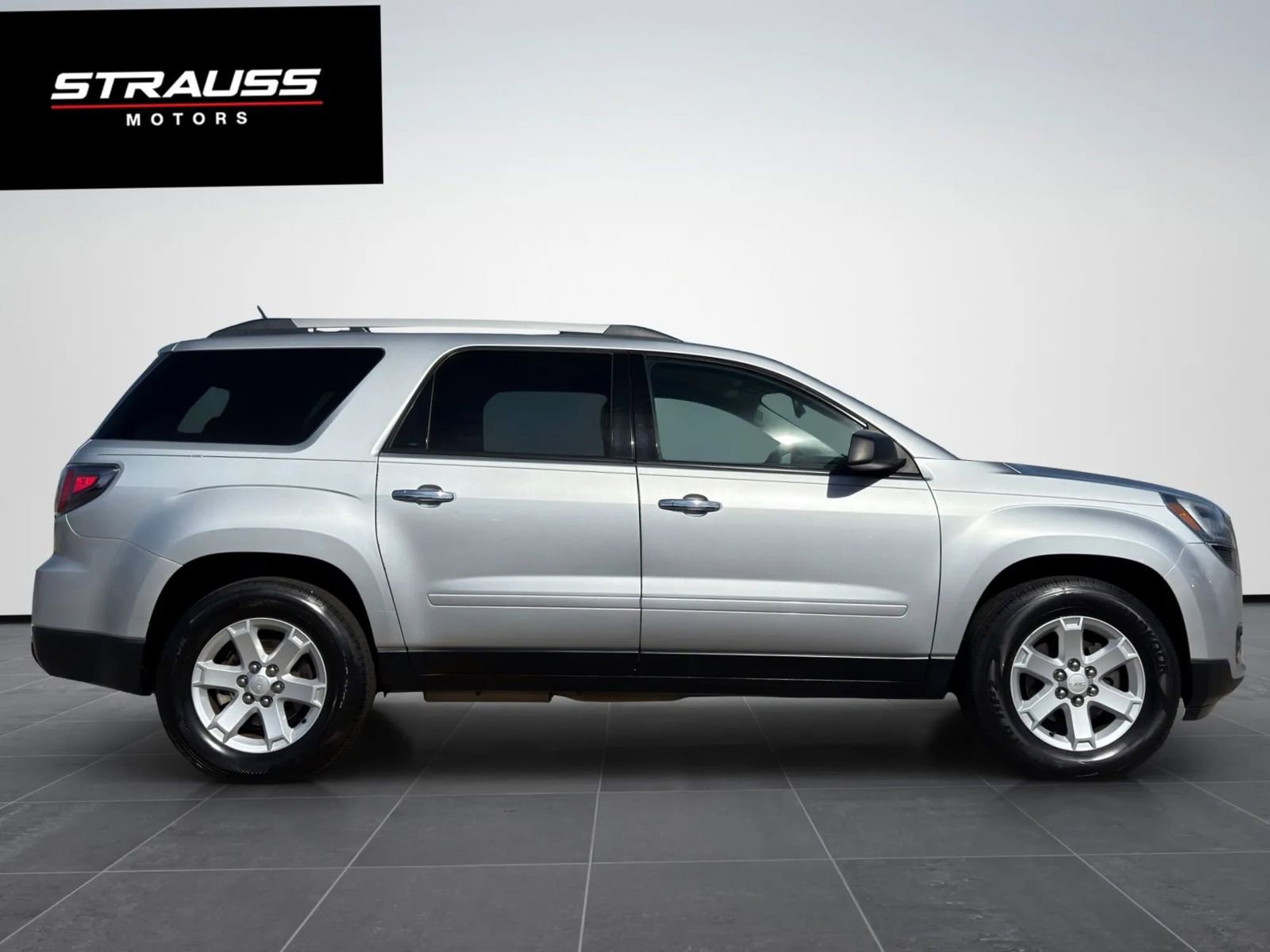 Used 2014 GMC Acadia SLE image 4