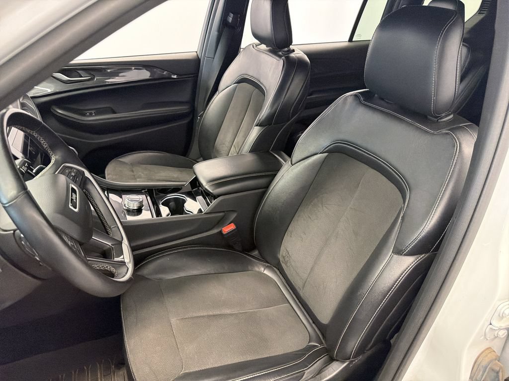 Used 2022 Jeep Grand Cherokee L Laredo AWD/4WD image 27