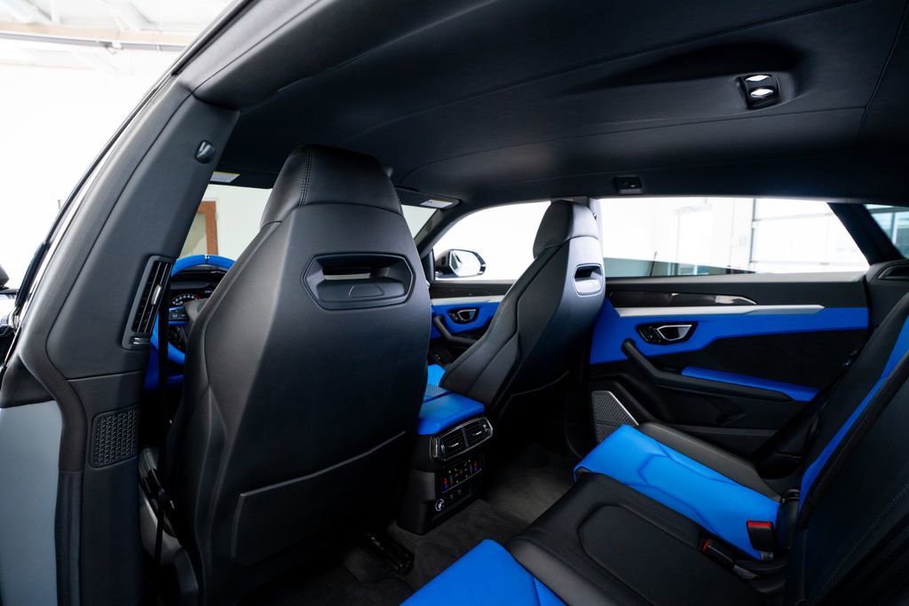Used 2022 Lamborghini Urus AWD/4WD image 61
