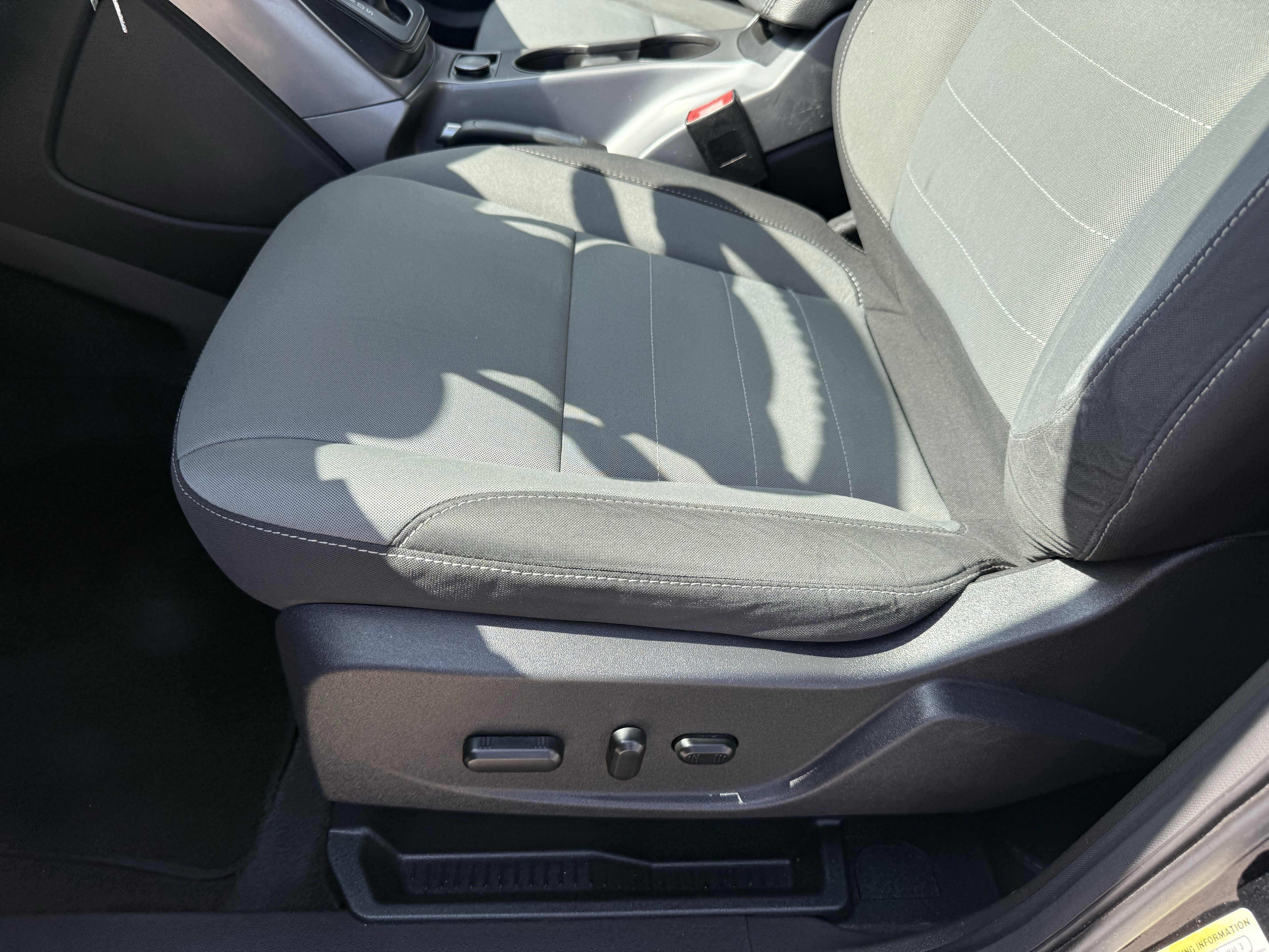 Used 2016 Ford Escape SE image 28