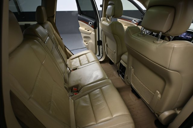 Used 2011 Jeep Grand Cherokee Limited AWD/4WD image 35