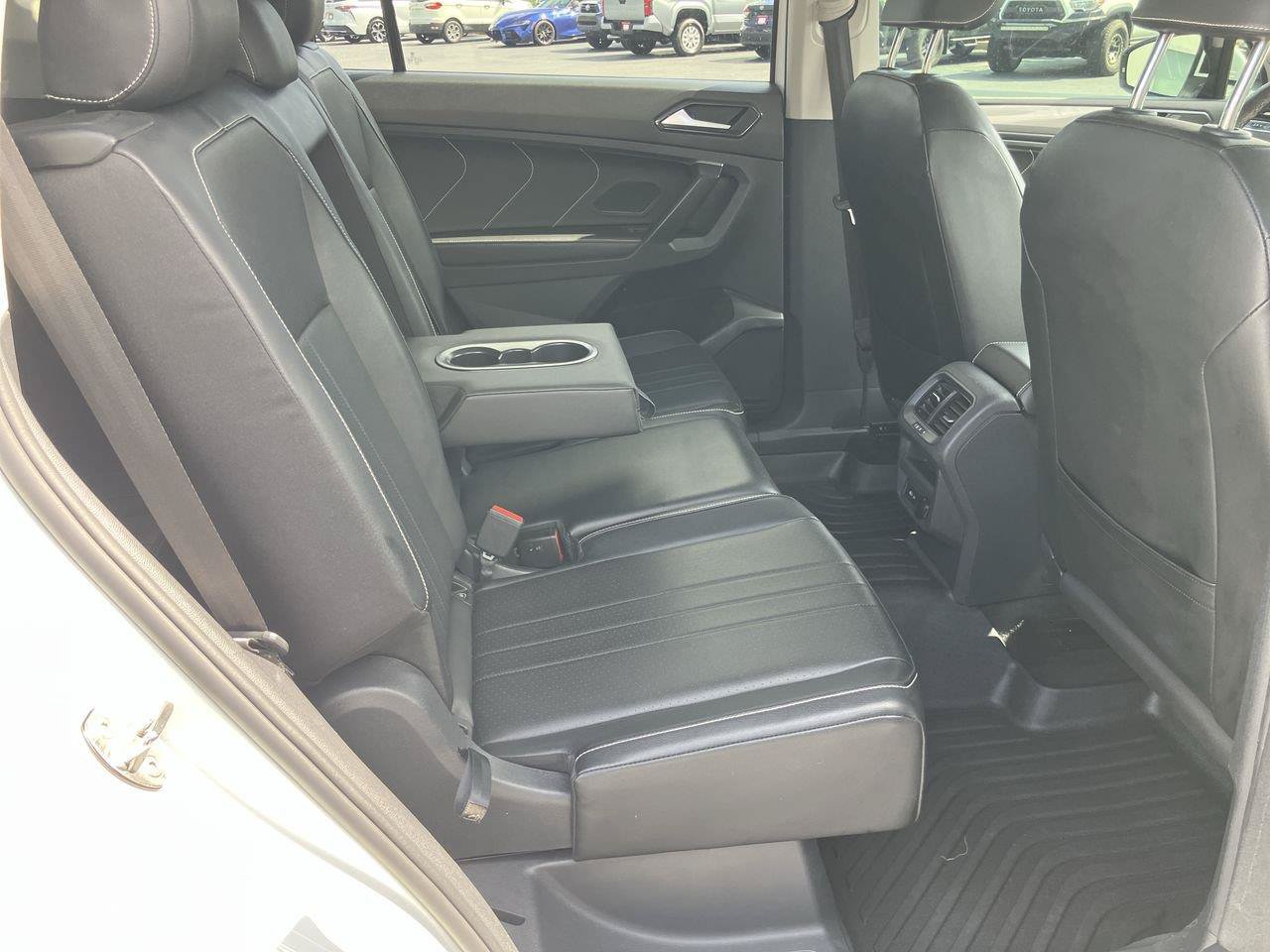 Used 2024 Volkswagen Tiguan SE FWD image 31