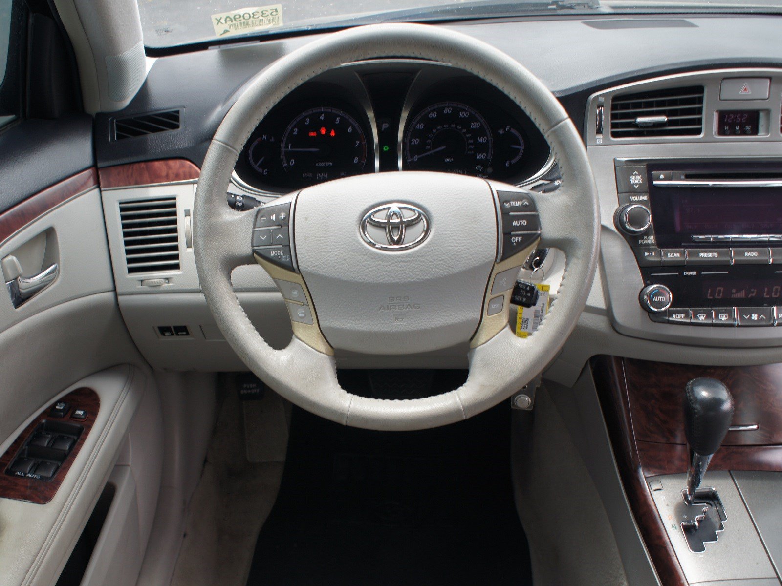 Used 2012 Toyota Avalon FWD image 5