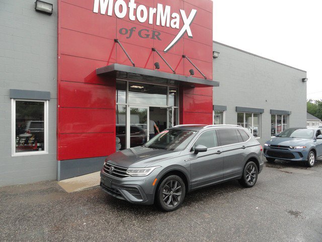 Used 2022 Volkswagen Tiguan SE AWD/4WD image 1