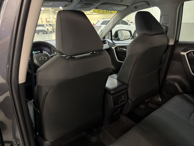 Used 2025 Toyota RAV4 XLE FWD image 19