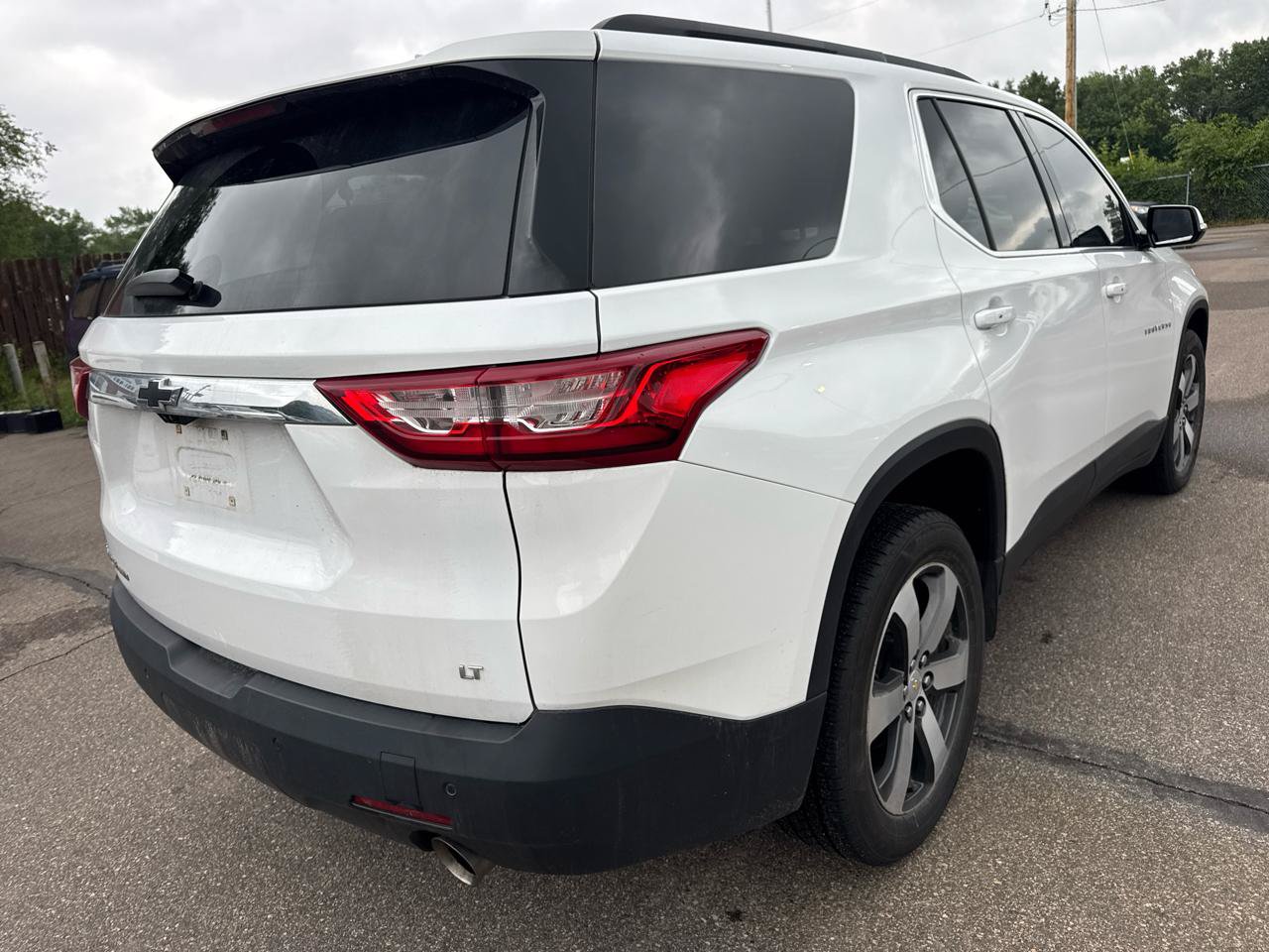 Used 2019 Chevrolet Traverse LT w/ LT Premium Package AWD/4WD image 5