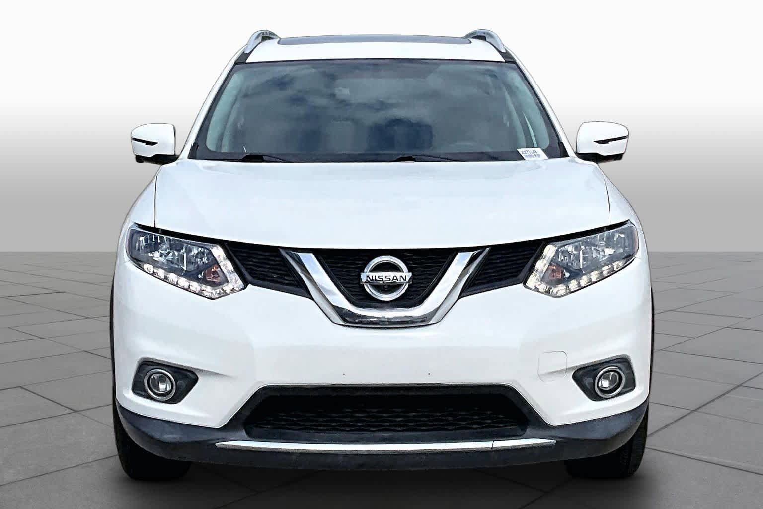 Used 2016 Nissan Rogue SV w/ SV Premium Package AWD/4WD image 4
