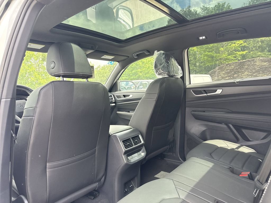 New 2025 Volkswagen Atlas Cross Sport SEL image 13