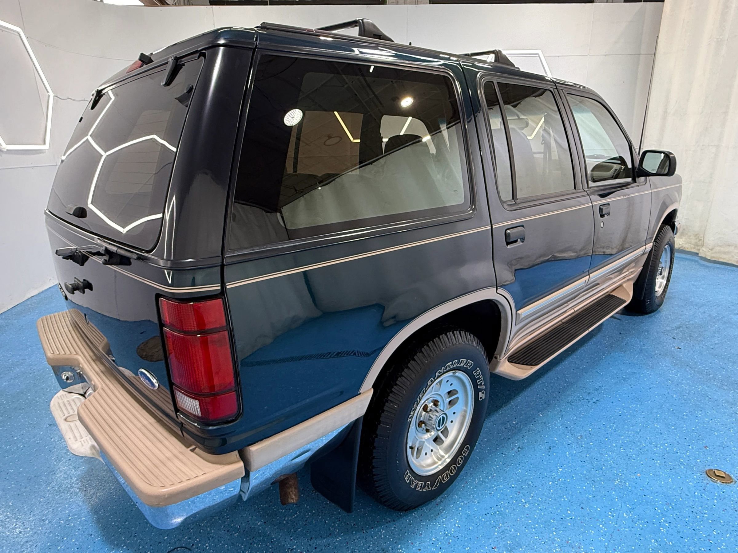 Used 1994 Ford Explorer 4WD 4-Door image 9