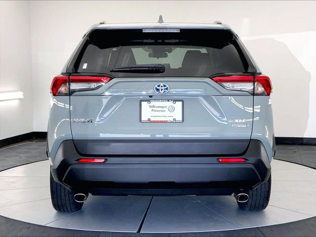 Used 2022 Toyota RAV4 XLE w/ Convenience Package image 4